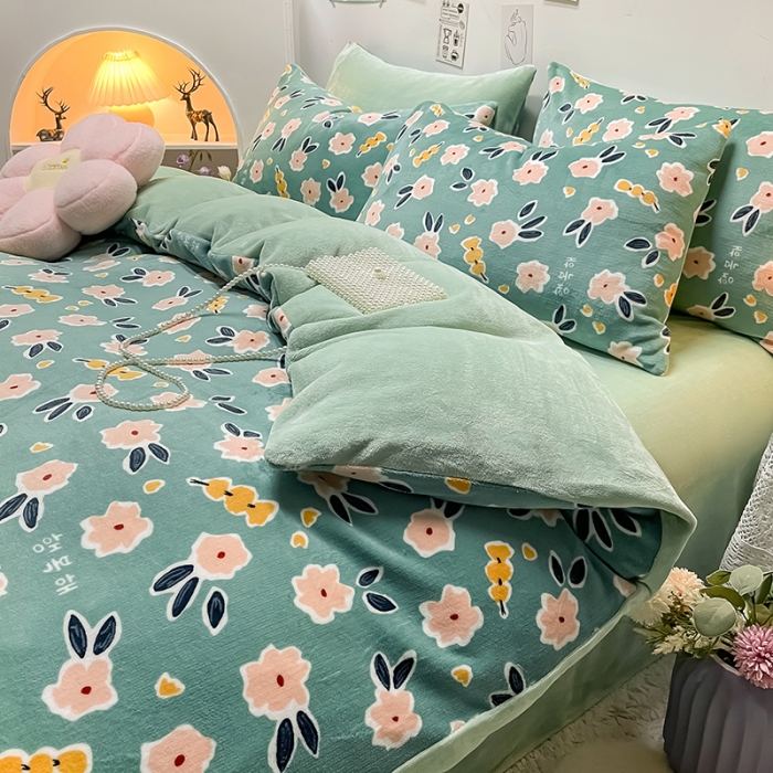 91家纺网 家纺一手货源 找家纺 芃成家纺 2021新款牛奶绒印花四件套 优雅花香