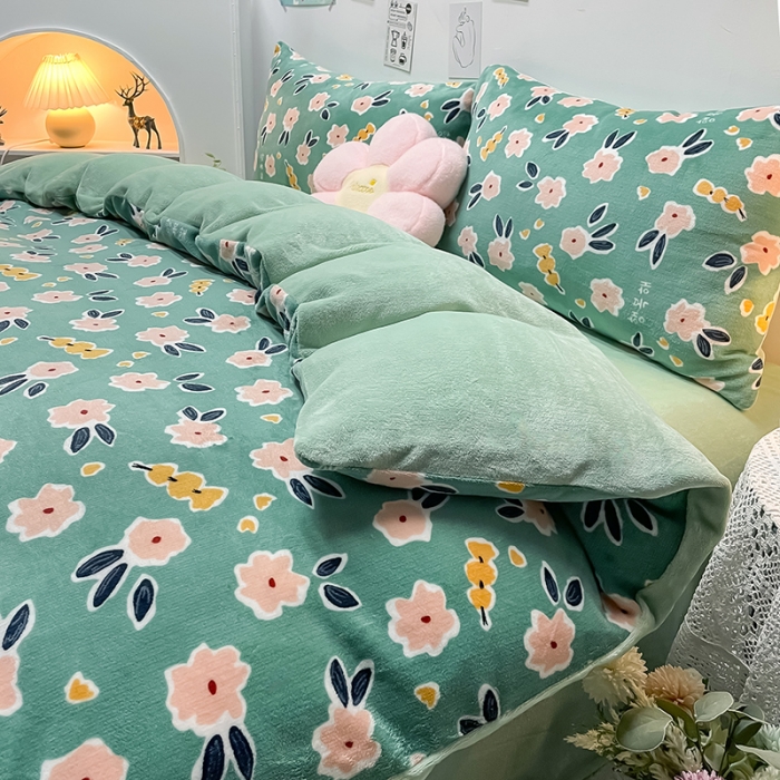 91家纺网 家纺一手货源 找家纺 芃成家纺 2021新款牛奶绒印花四件套 优雅花香