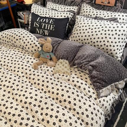 91家纺网 家纺一手货源 找家纺 HL原创 2021新款花边款牛奶绒四件套 花雨纷纷