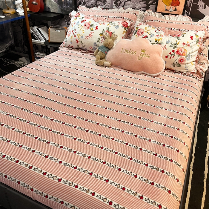 91家纺网 家纺一手货源 找家纺 HL原创 2021新款花边款牛奶绒四件套 眷恋