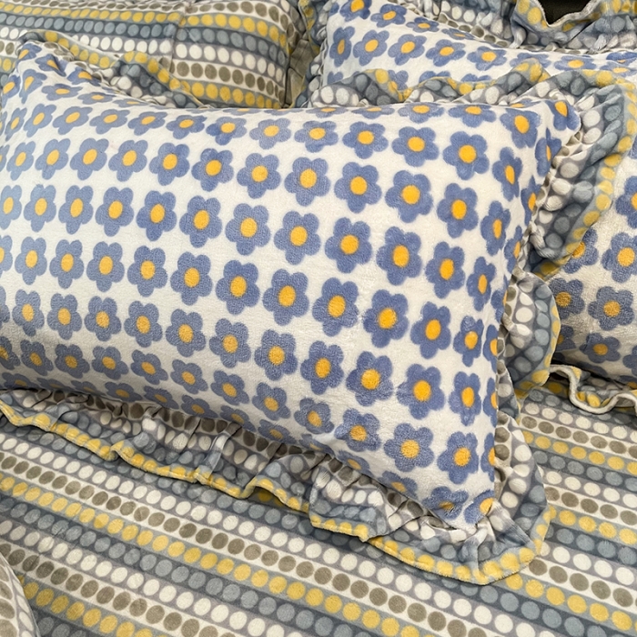 91家纺网 家纺一手货源 找家纺 HL原创 2021新款花边款牛奶绒四件套 素素