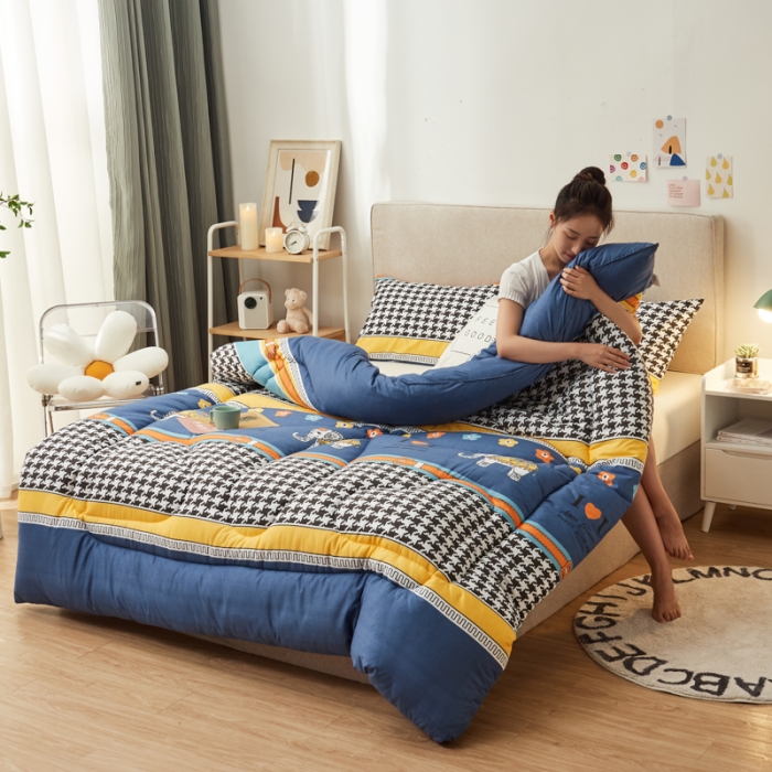 91家纺网 家纺一手货源 找家纺 畅销被业 2021新款芦荟棉冬被 彩云之南-蓝