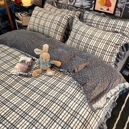 HL原创 2021新款花边款牛奶绒四件套 小格格