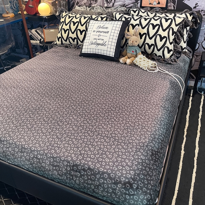 91家纺网 家纺一手货源 找家纺 HL原创 2021新款花边款牛奶绒四件套 心连心