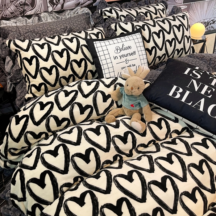 91家纺网 家纺一手货源 找家纺 HL原创 2021新款花边款牛奶绒四件套 心连心