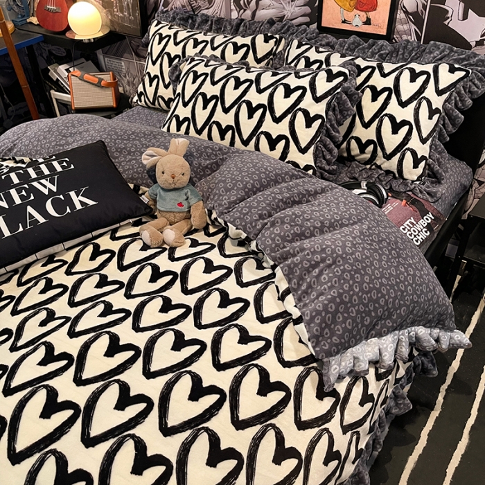 91家纺网 家纺一手货源 找家纺 HL原创 2021新款花边款牛奶绒四件套 心连心