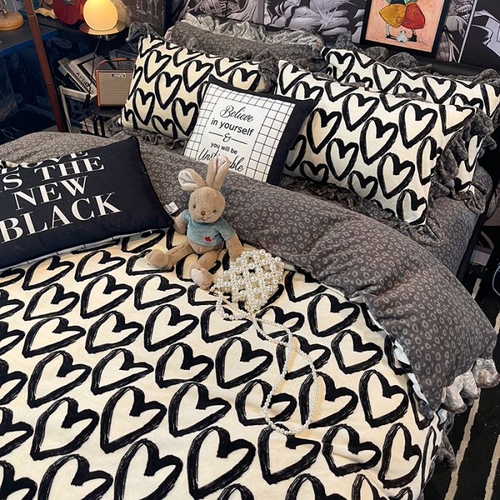 91家纺网 家纺一手货源 找家纺 HL原创 2021新款花边款牛奶绒四件套 心连心