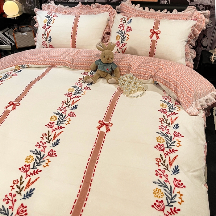 91家纺网 家纺一手货源 找家纺 HL原创 2021新款花边款牛奶绒四件套 秀秀