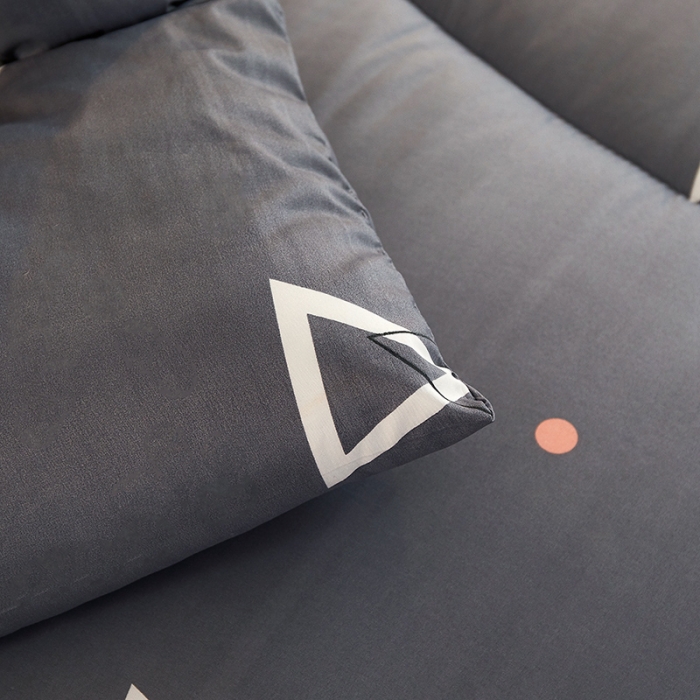 91家纺网 家纺一手货源 找家纺 畅销被业 2021新款芦荟棉冬被 几何图形