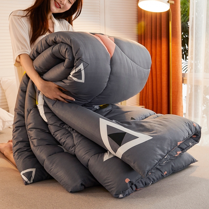 91家纺网 家纺一手货源 找家纺 畅销被业 2021新款芦荟棉冬被 几何图形