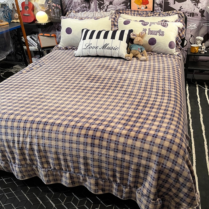 91家纺网 家纺一手货源 找家纺 HL原创 2021新款花边款牛奶绒四件套 字母圆点