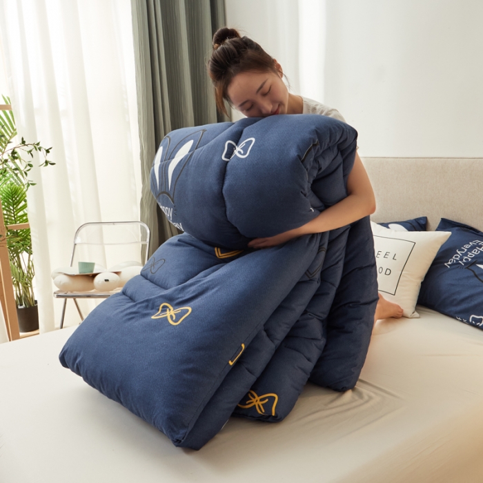 91家纺网 家纺一手货源 找家纺 畅销被业 2021新款芦荟棉冬被 兔兔-蓝