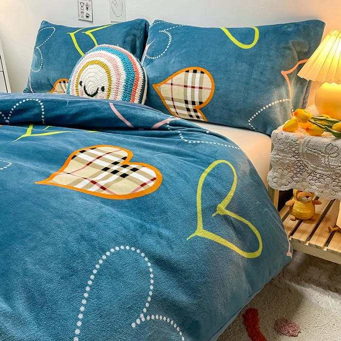 91家纺网 家纺一手货源 找家纺 芃成家纺 2021新款牛奶绒印花单被套 心动