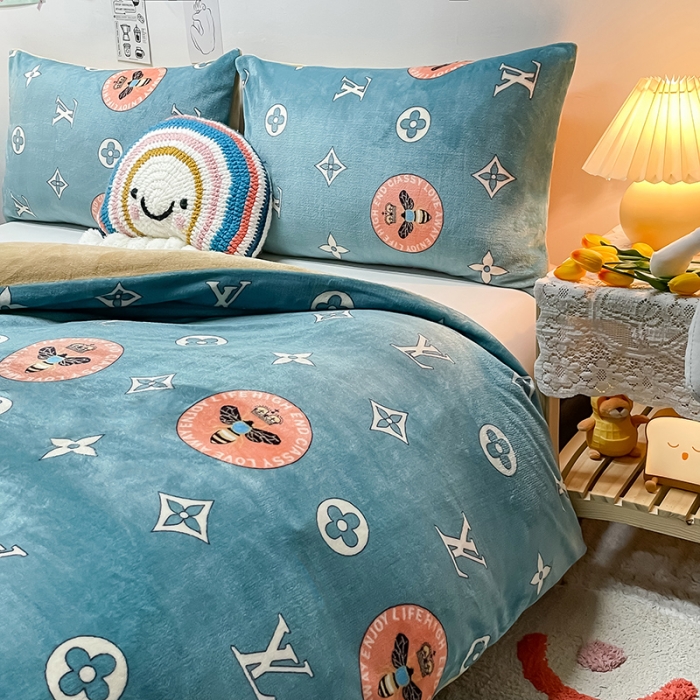 91家纺网 家纺一手货源 找家纺 芃成家纺 2021新款牛奶绒印花单被套 休闲