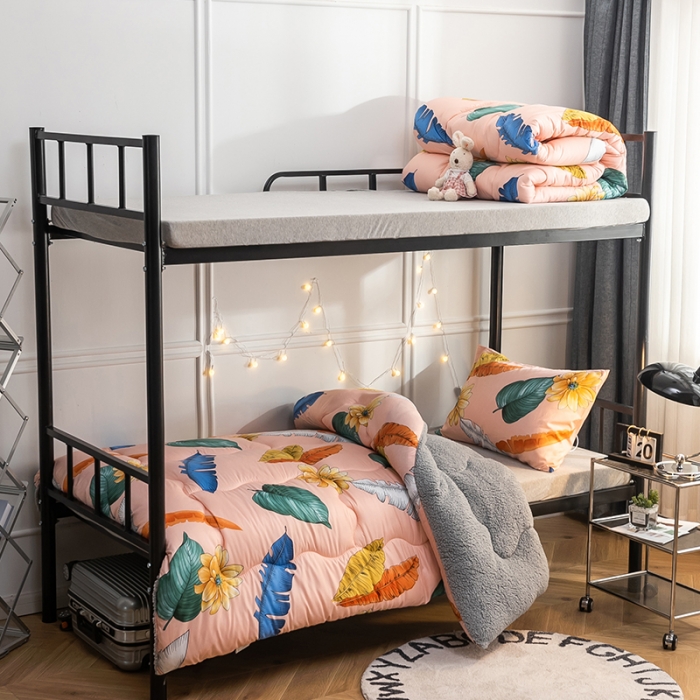 91家纺网 家纺一手货源 找家纺 畅销被业 2024新款羊羔绒学生床冬被 梵韵若梦-粉