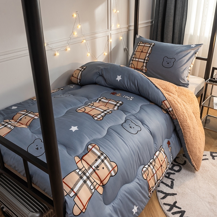 91家纺网 家纺一手货源 找家纺 畅销被业 2024新款羊羔绒学生床冬被 元气小熊