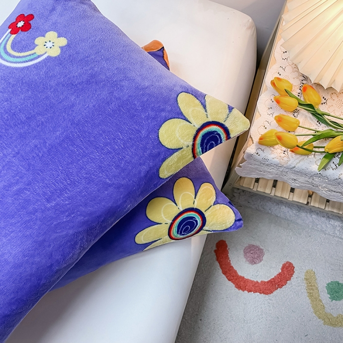 91家纺网 家纺一手货源 找家纺 芃成家纺 2021新款牛奶绒印花单枕套一对 花絮