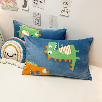 91家纺网 家纺一手货源 找家纺 芃成家纺 2021新款牛奶绒印花单枕套一对 萌萌龙