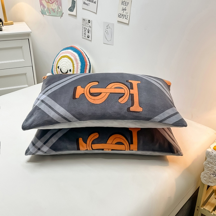 91家纺网 家纺一手货源 找家纺 芃成家纺 2021新款牛奶绒印花单枕套一对 梦想网