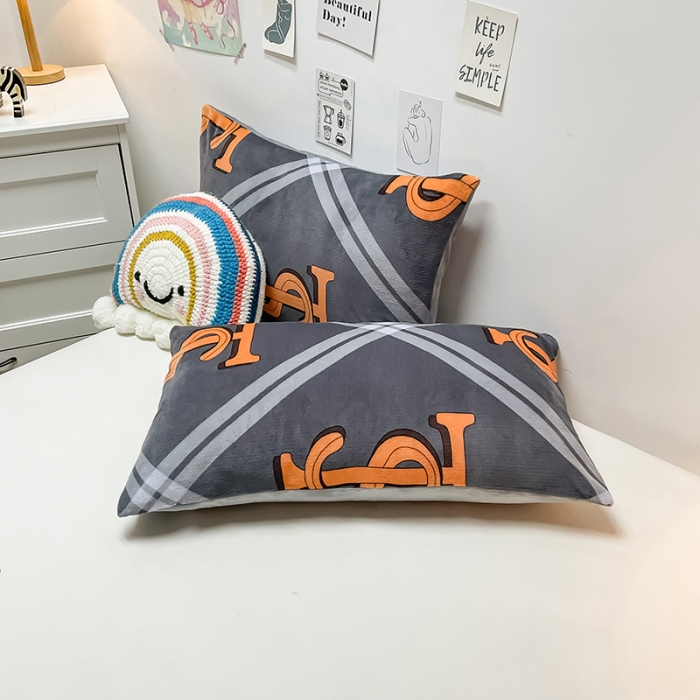 91家纺网 家纺一手货源 找家纺 芃成家纺 2021新款牛奶绒印花单枕套一对 梦想网