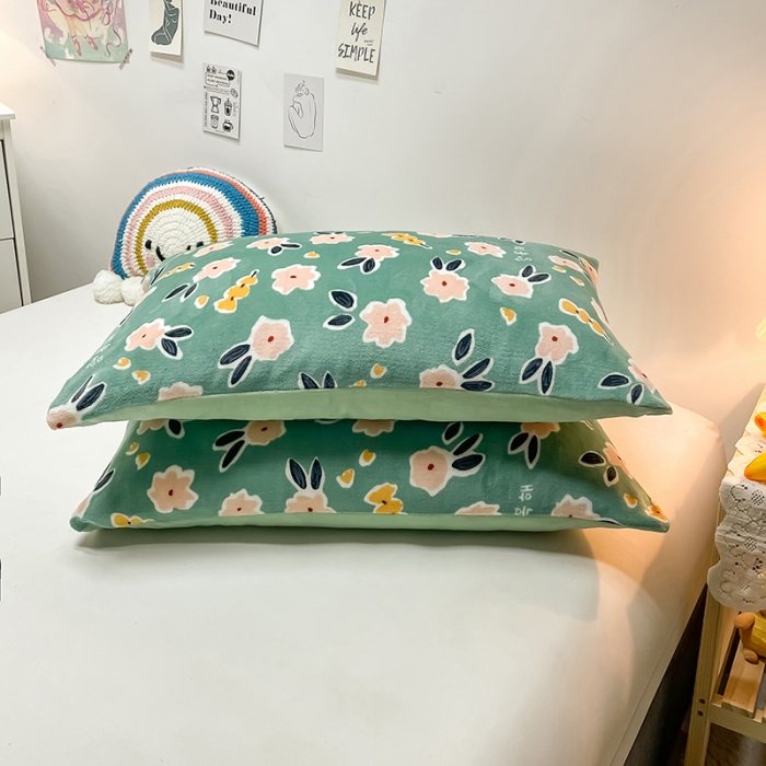 91家纺网 家纺一手货源 找家纺 芃成家纺 2021新款牛奶绒印花单枕套一对 优雅花香