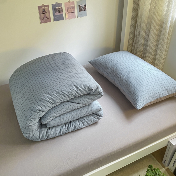 91家纺网 家纺一手货源 找家纺 蓝巢家纺 2021新款全棉水洗棉学生季三件套 雾蓝小格