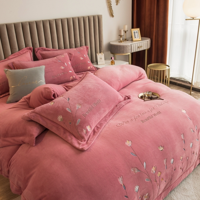 91家纺网 家纺一手货源 找家纺 绒博士240g法莱牛奶水晶宝宝贝贝魔法四件套-浪漫花丛 豆沙