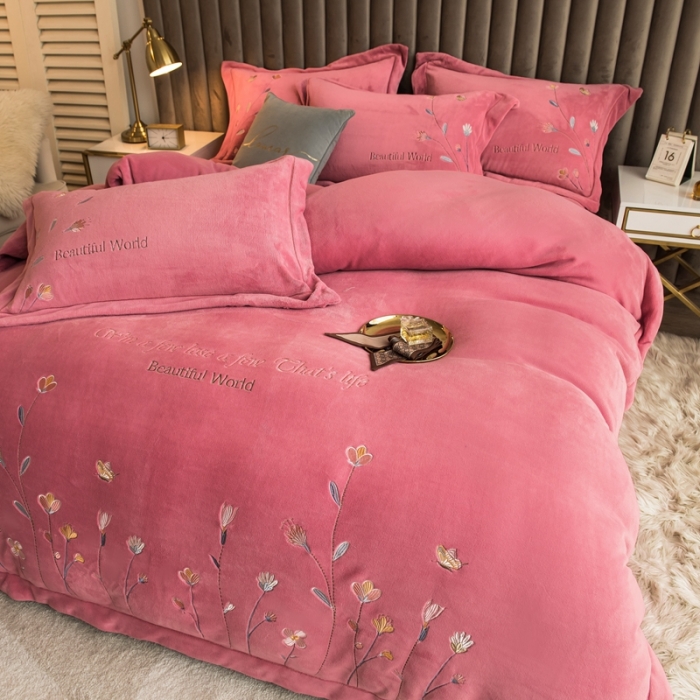 91家纺网 家纺一手货源 找家纺 绒博士240g法莱牛奶水晶宝宝贝贝魔法四件套-浪漫花丛 豆沙