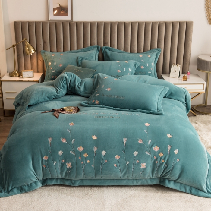 91家纺网 家纺一手货源 找家纺 绒博士240g法莱牛奶水晶宝宝贝贝魔法四件套-浪漫花丛 冰蓝