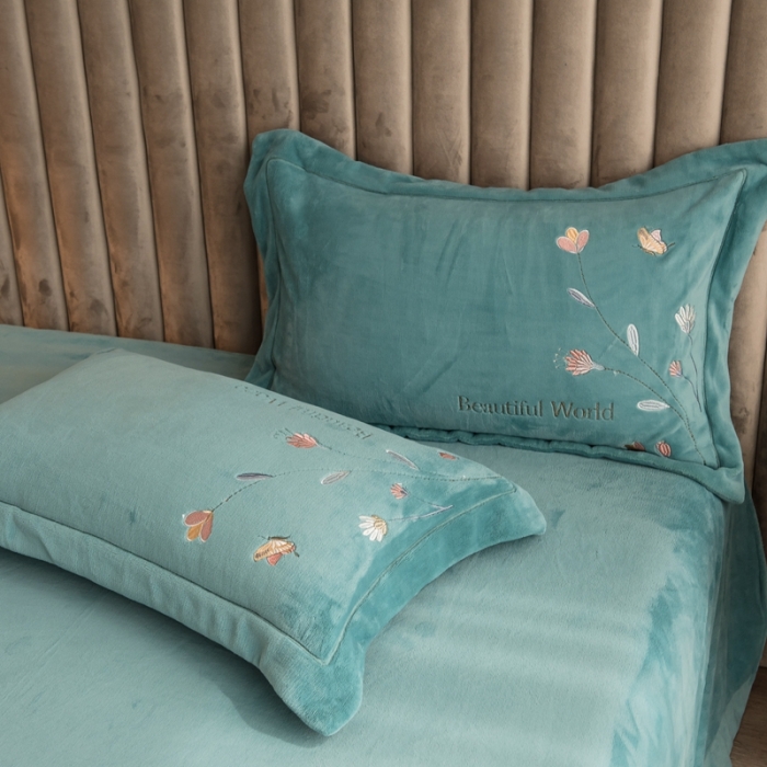 91家纺网 家纺一手货源 找家纺 绒博士240g法莱牛奶水晶宝宝贝贝魔法四件套-浪漫花丛 冰蓝