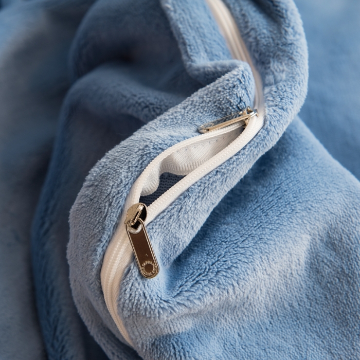 91家纺网 家纺一手货源 找家纺 绒博士240g法莱牛奶水晶宝宝贝贝魔法四件套-浪漫花丛天空蓝