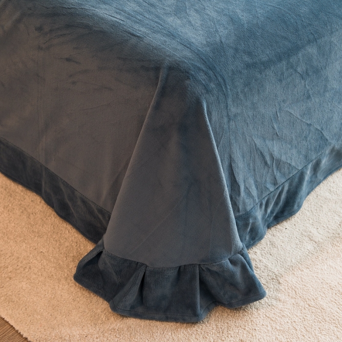 91家纺网 家纺一手货源 找家纺 绒博士240g法莱牛奶水晶宝宝贝贝魔法四件套-浪漫花丛 幽蓝