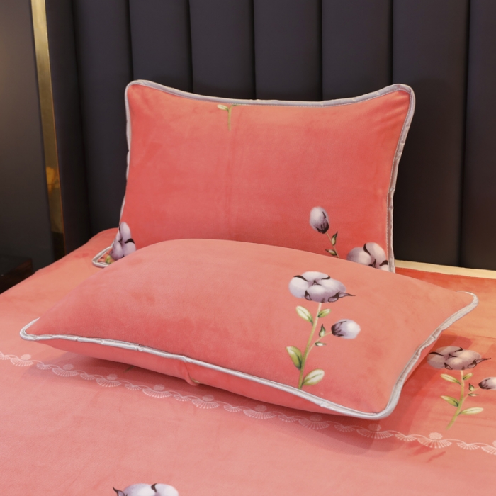 91家纺网 家纺一手货源 找家纺 情煊家纺 2021新款牛奶绒被单 木棉花开