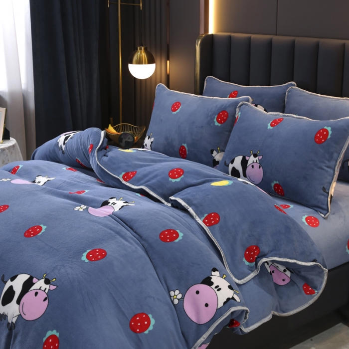 91家纺网 家纺一手货源 找家纺 情煊家纺 2021新款牛奶绒被单 甜蜜农场