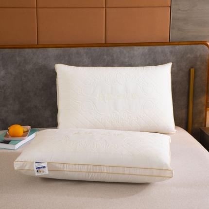 91家纺网 家纺一手货源 找家纺 枕之坊 2021新款美肤助眠热熔枕48×74cm 白色