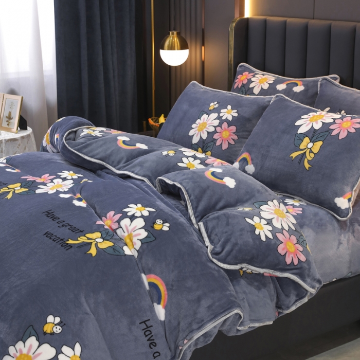 91家纺网 家纺一手货源 找家纺 情煊家纺 2021新款牛奶绒单被套 花开朵朵