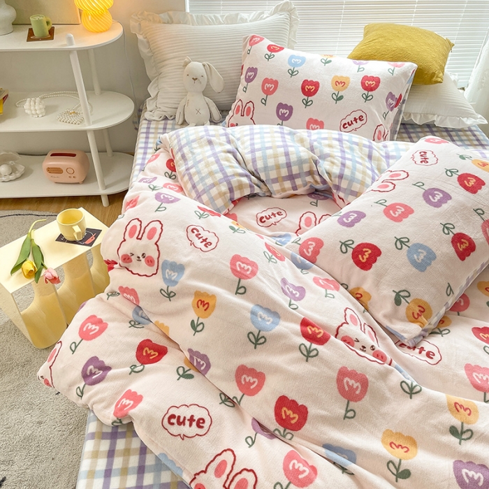 91家纺网 家纺一手货源 找家纺 安哆啦 2021新款220g牛奶绒简约款四件套 花中兔