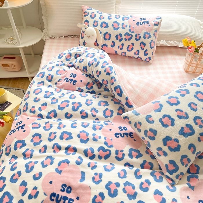 91家纺网 家纺一手货源 找家纺 安哆啦 2021新款220g牛奶绒简约款四件套 可爱多