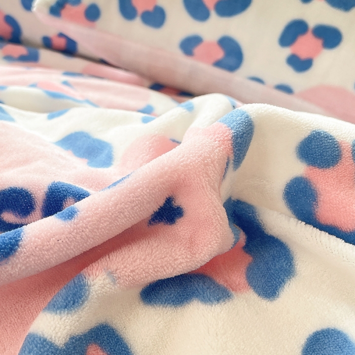 91家纺网 家纺一手货源 找家纺 安哆啦 2021新款220g牛奶绒简约款四件套 可爱多