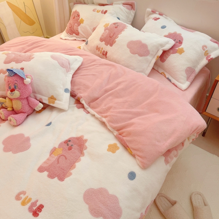 91家纺网 家纺一手货源 找家纺 川悦生活 2021新款立体雪花绒四件套直播供货爱心恐龙