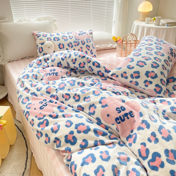 91家纺网 家纺一手货源 找家纺 安哆啦 2021新款220g牛奶绒简约款四件套 可爱多