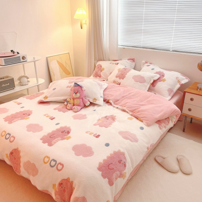 91家纺网 家纺一手货源 找家纺 川悦生活 2021新款立体雪花绒四件套直播供货爱心恐龙