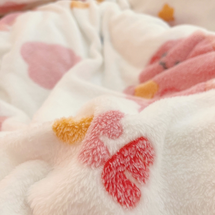 91家纺网 家纺一手货源 找家纺 川悦生活 2021新款立体雪花绒四件套直播供货爱心恐龙