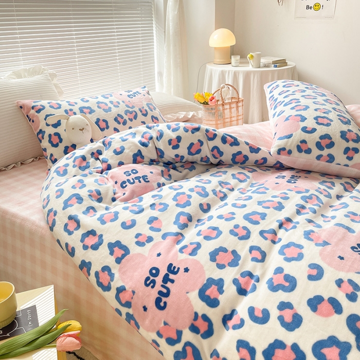 91家纺网 家纺一手货源 找家纺 安哆啦 2021新款220g牛奶绒简约款四件套 可爱多