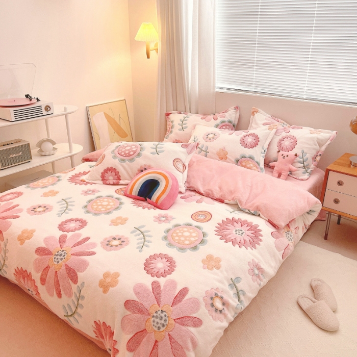 91家纺网 家纺一手货源 找家纺 川悦生活 2021新款立体雪花绒四件套直播供货 彩虹花