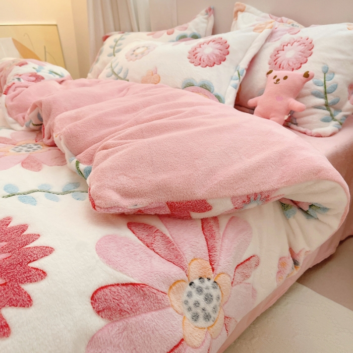 91家纺网 家纺一手货源 找家纺 川悦生活 2021新款立体雪花绒四件套直播供货 彩虹花