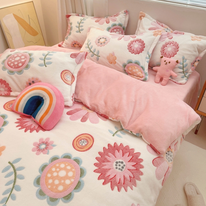 91家纺网 家纺一手货源 找家纺 川悦生活 2021新款立体雪花绒四件套直播供货 彩虹花