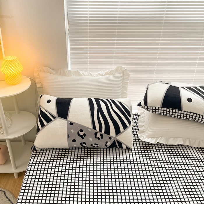 91家纺网 家纺一手货源 找家纺 安哆啦 2021新款220g牛奶绒简约款四件套 零度空间