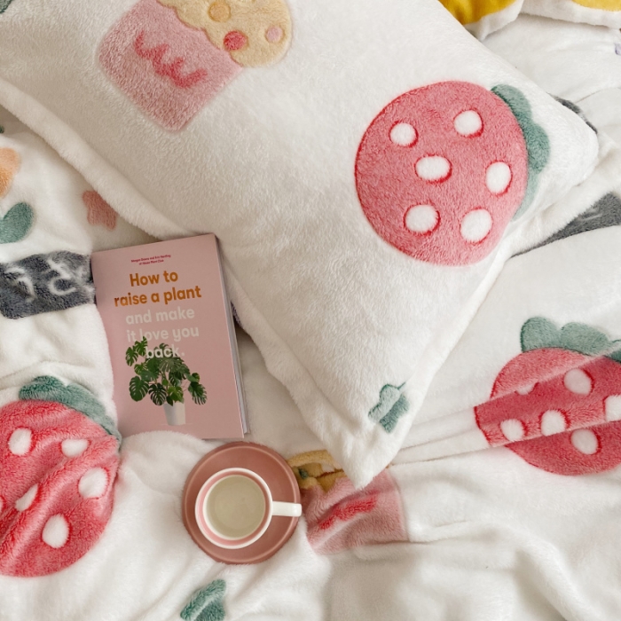 91家纺网 家纺一手货源 找家纺 川悦生活 2021新款立体雪花绒四件套直播供货 草莓小熊