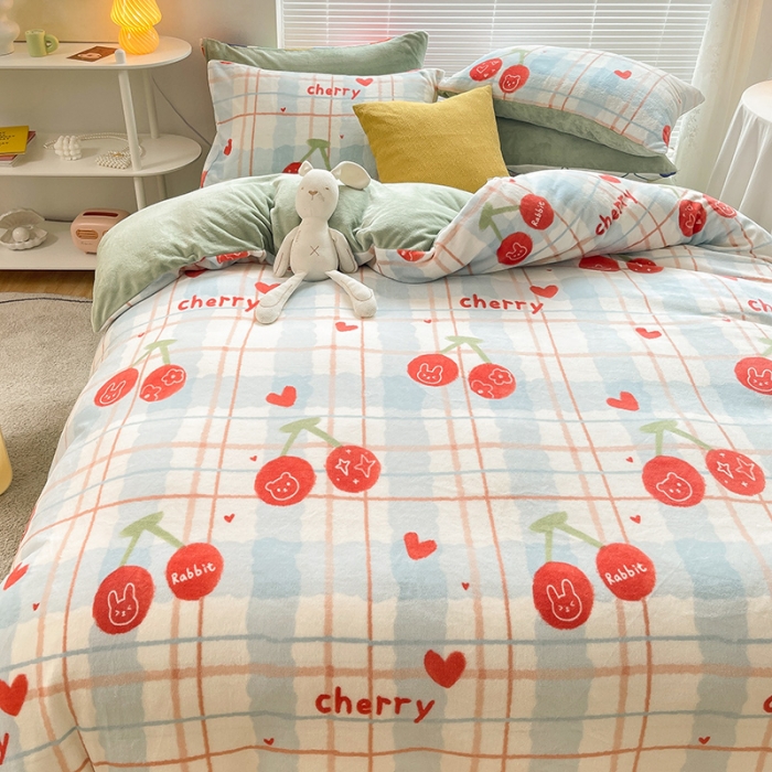 91家纺网 家纺一手货源 找家纺 安哆啦 2021新款220g牛奶绒简约款四件套 樱桃兔兔